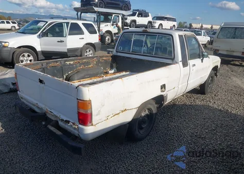 1984 Toyota Pickup Xtracab Rn56 Sr5 z USA, uszkodzony, nr VIN JT4RN56S1E0063775
